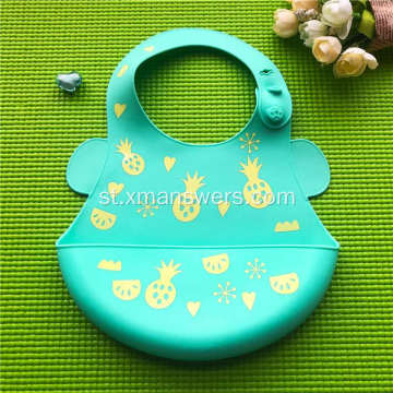 Li-Silicone Baby Drool Bibs tse sa keneleng metsi ka Pocket